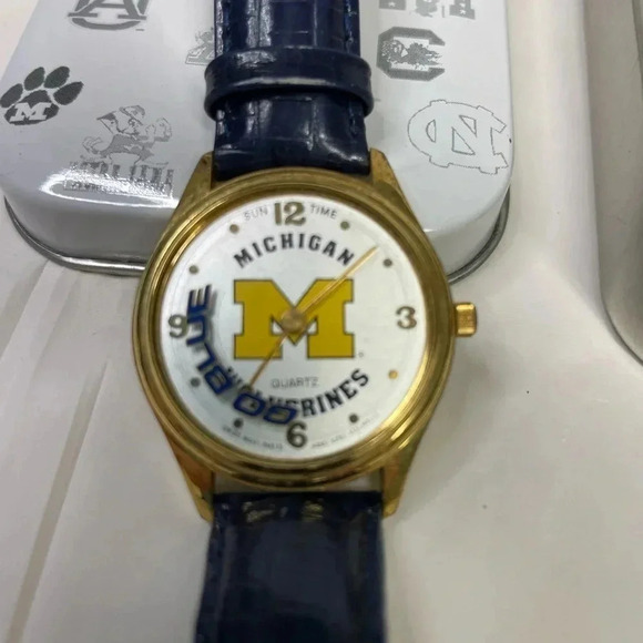 Sun Time Michigan Wolverines NCAA Watch Musical Series Gold Tone Blue Band - Picture 3 of 6
